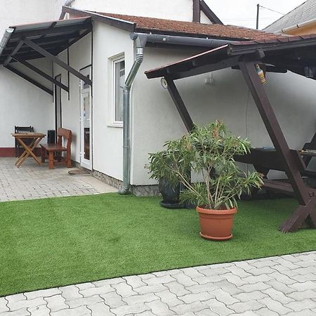 Ferienwohnung Ruttkai Vendeghaz Székesfehérvár Exterior foto