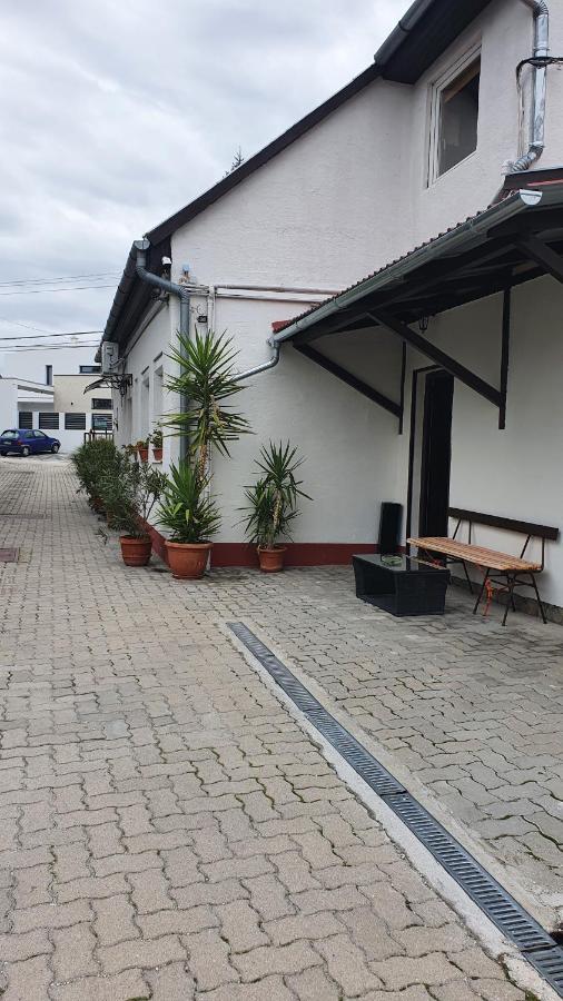 Ferienwohnung Ruttkai Vendeghaz Székesfehérvár Exterior foto