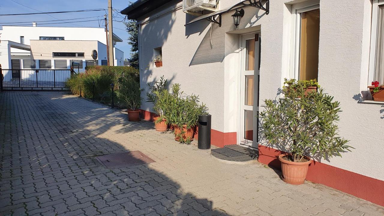 Ferienwohnung Ruttkai Vendeghaz Székesfehérvár Exterior foto