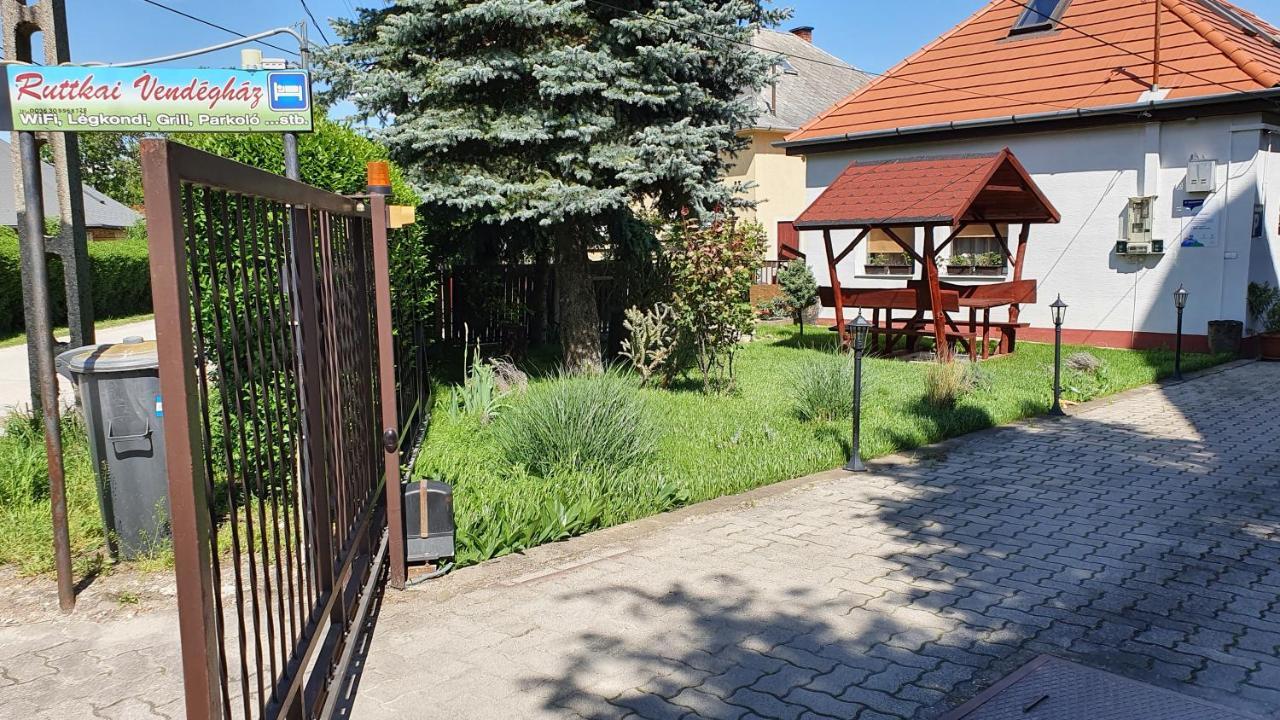 Ferienwohnung Ruttkai Vendeghaz Székesfehérvár Exterior foto