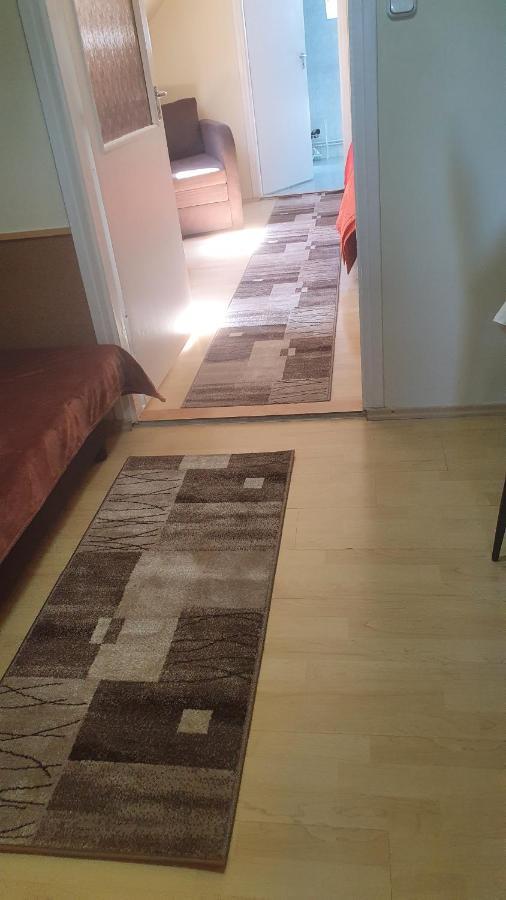 Ferienwohnung Ruttkai Vendeghaz Székesfehérvár Exterior foto