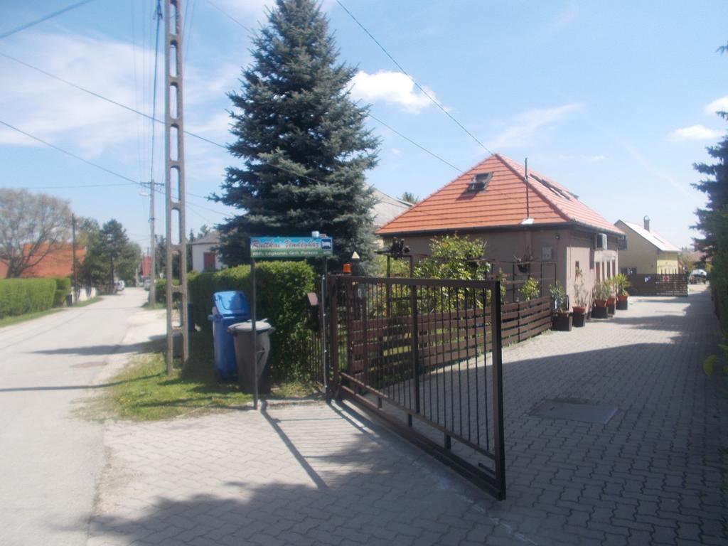 Ferienwohnung Ruttkai Vendeghaz Székesfehérvár Exterior foto