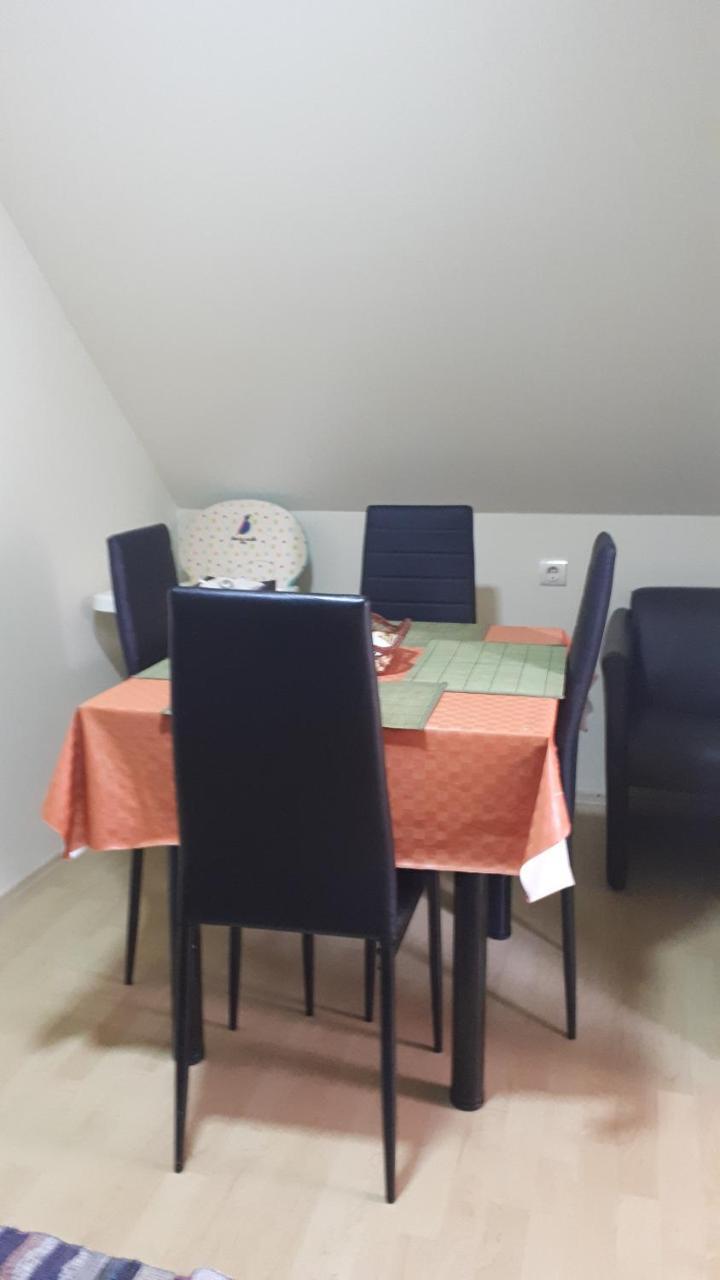 Ferienwohnung Ruttkai Vendeghaz Székesfehérvár Exterior foto